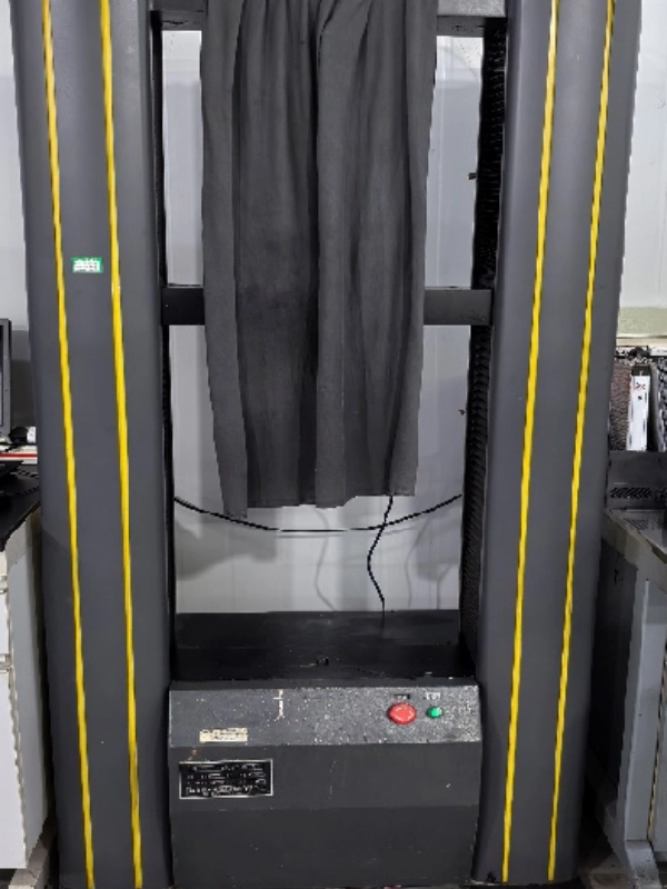 Electronic Universal Testing Machine